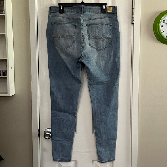 LEVI'S DENIZEN High Rise Jeggings 
Size 15 Skinny Leg - Picture 4 of 11